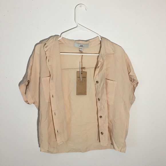 Thread & Supply Tops - 🌸3 for 25$🌸 Thread & Supply button up blouse